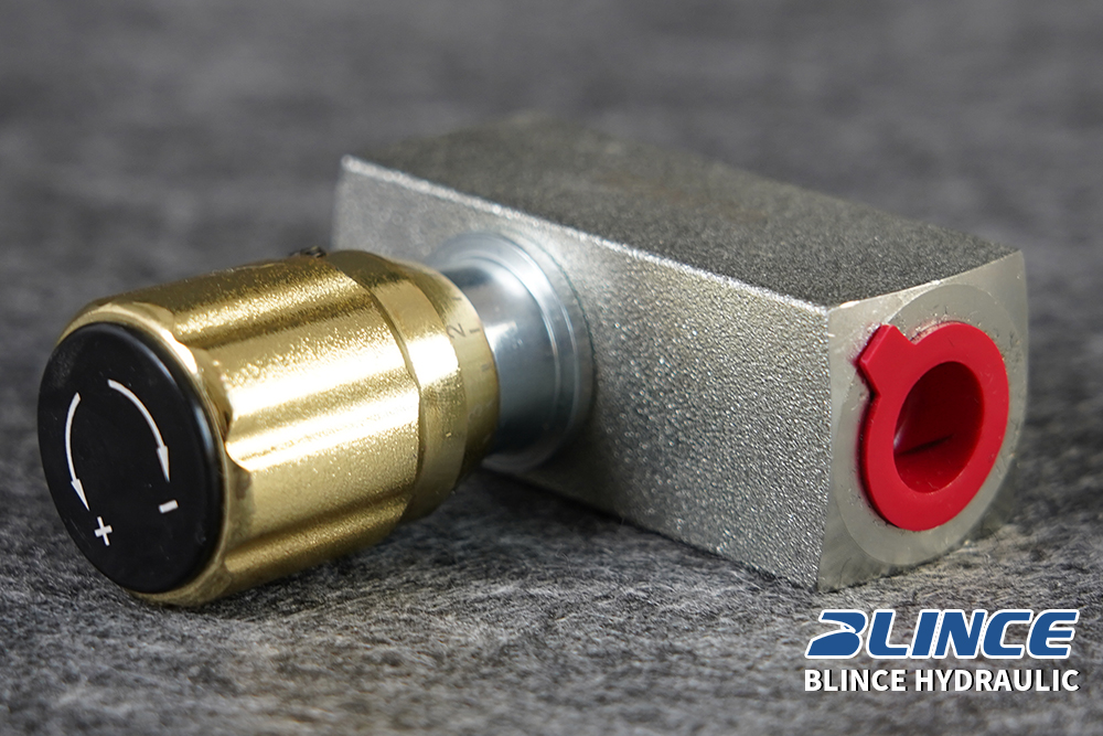 hydraulic throttle valve with adjustment knob for flow control and actuator speed setting